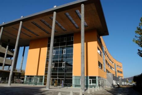 university_1333148812_64_aus8-uaustria.jpg